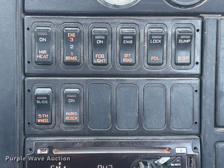 image for item ED5147 2017 International ProStar Plus semi truck