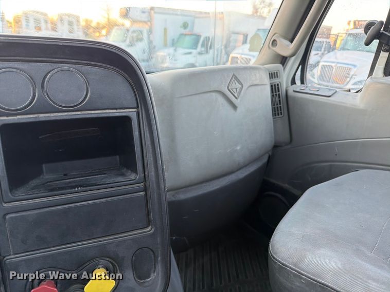 image for item ED5147 2017 International ProStar Plus semi truck