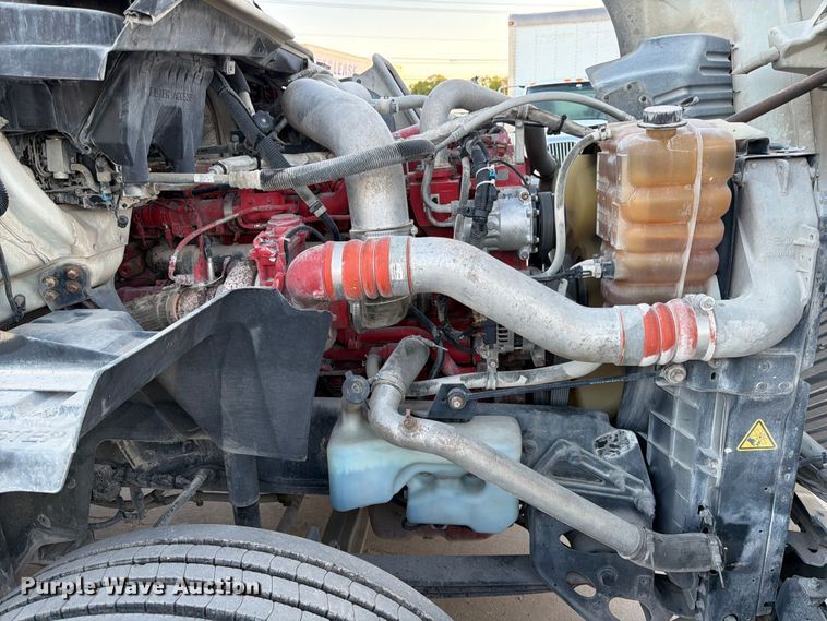 image for item ED5147 2017 International ProStar Plus semi truck