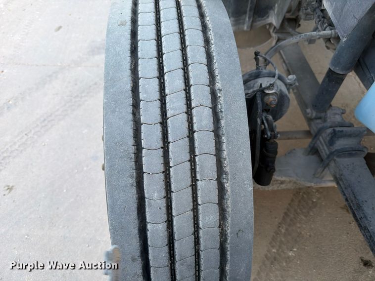 image for item ED5147 2017 International ProStar Plus semi truck