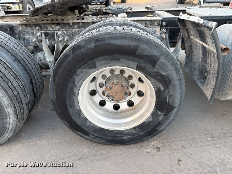 image for item ED5147 2017 International ProStar Plus semi truck