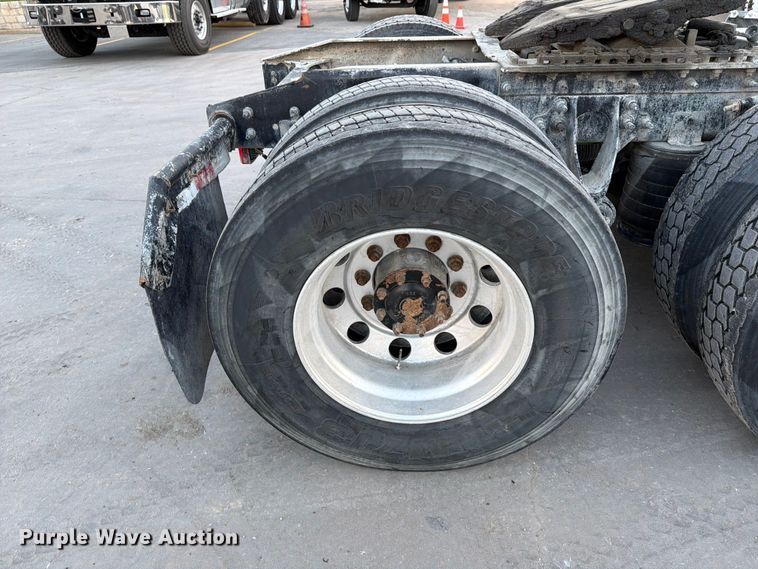 image for item ED5147 2017 International ProStar Plus semi truck