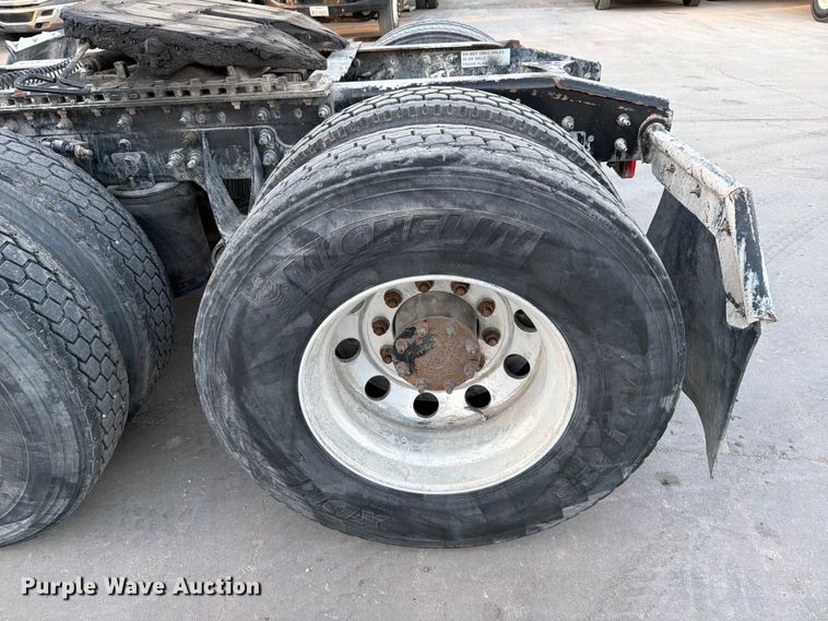 image for item ED5147 2017 International ProStar Plus semi truck