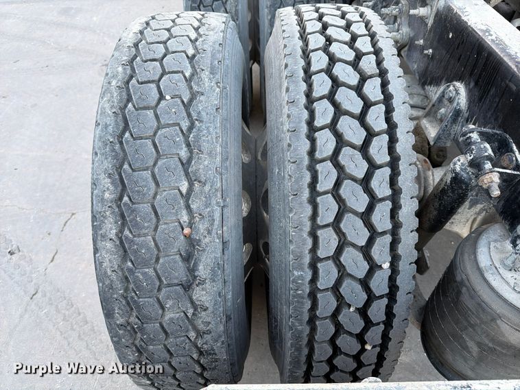 image for item ED5147 2017 International ProStar Plus semi truck