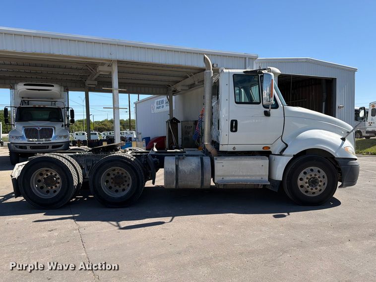 image for item ED5151 2017 International ProStar Plus semi truck