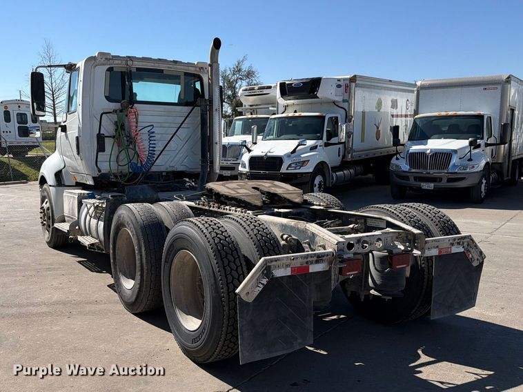 image for item ED5151 2017 International ProStar Plus semi truck