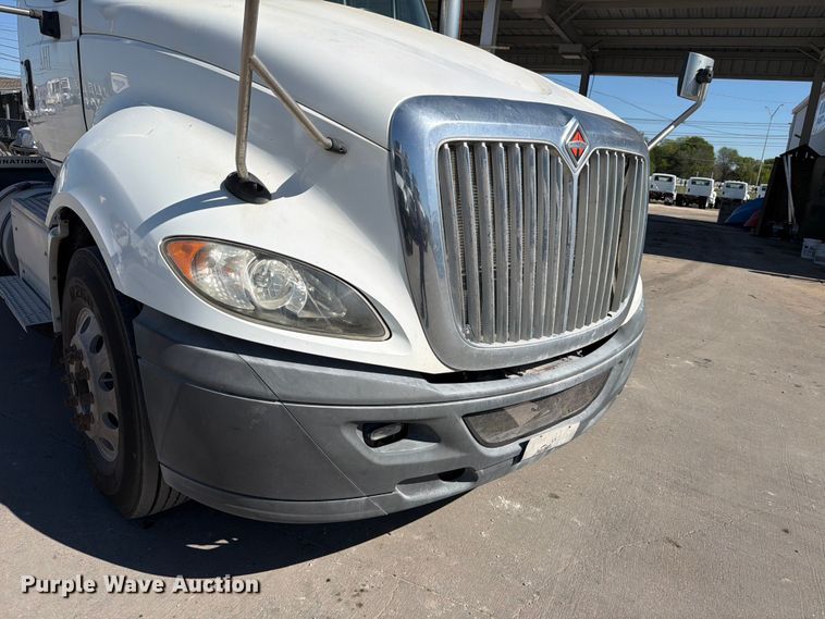 image for item ED5151 2017 International ProStar Plus semi truck