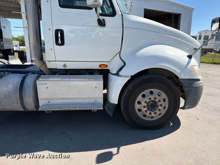 image for item ED5151 2017 International ProStar Plus semi truck