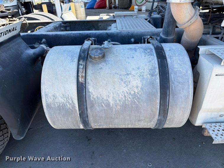 image for item ED5151 2017 International ProStar Plus semi truck