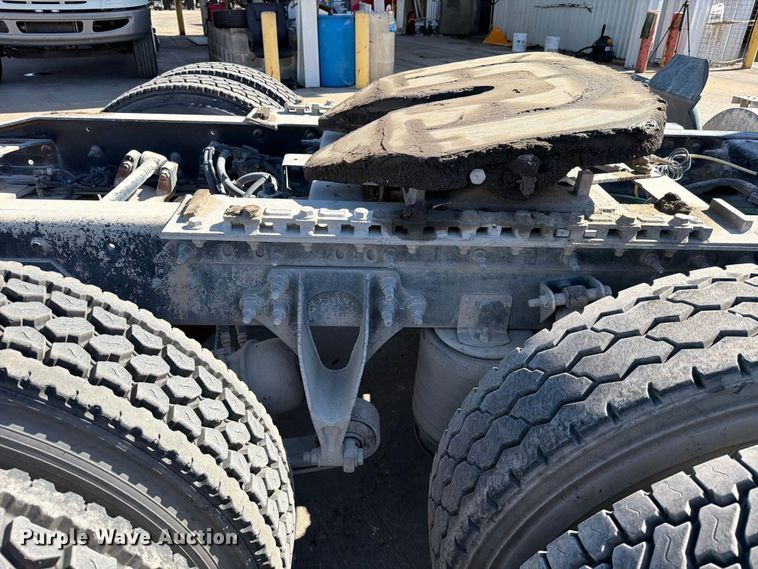 image for item ED5151 2017 International ProStar Plus semi truck