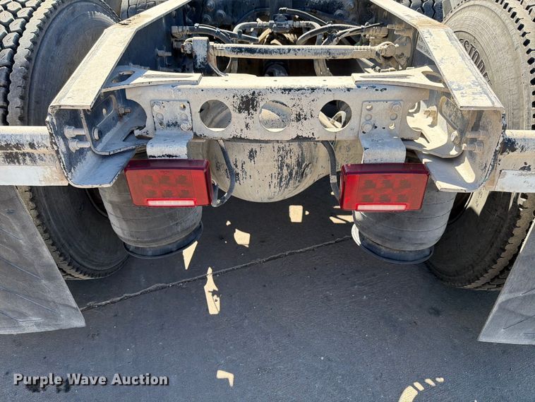 image for item ED5151 2017 International ProStar Plus semi truck