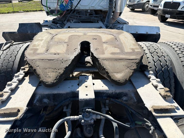 image for item ED5151 2017 International ProStar Plus semi truck