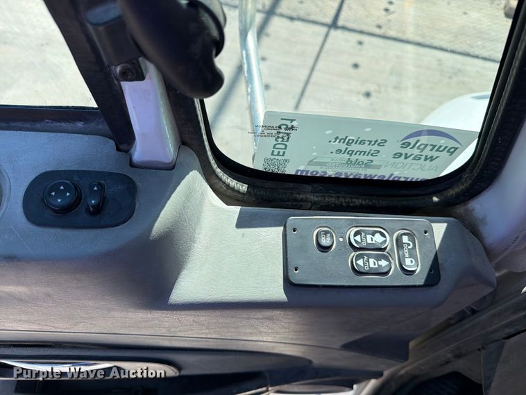 image for item ED5151 2017 International ProStar Plus semi truck