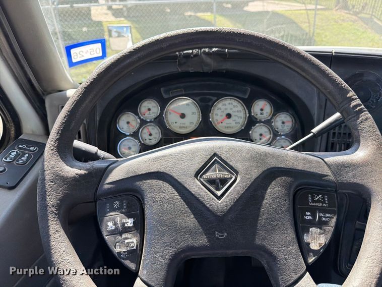 image for item ED5151 2017 International ProStar Plus semi truck