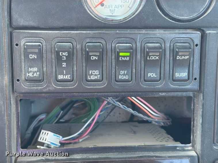 image for item ED5151 2017 International ProStar Plus semi truck