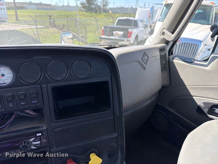 image for item ED5151 2017 International ProStar Plus semi truck