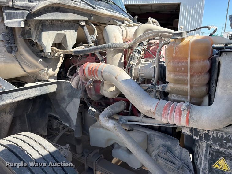 image for item ED5151 2017 International ProStar Plus semi truck