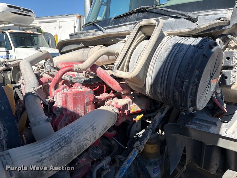 image for item ED5151 2017 International ProStar Plus semi truck