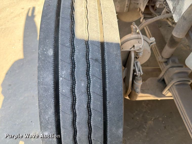 image for item ED5151 2017 International ProStar Plus semi truck