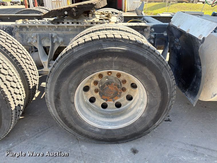 image for item ED5151 2017 International ProStar Plus semi truck