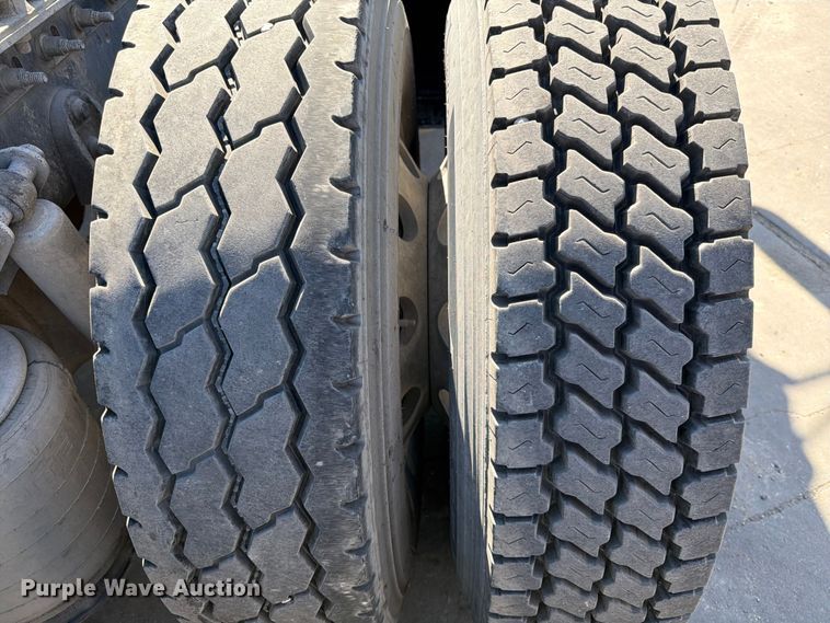 image for item ED5151 2017 International ProStar Plus semi truck