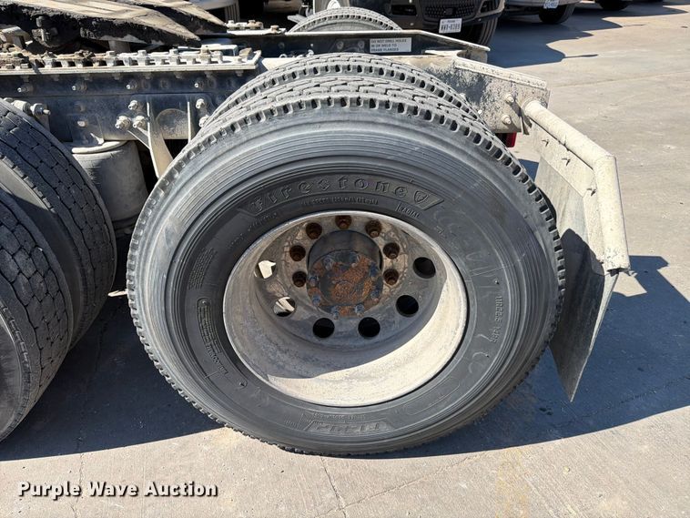 image for item ED5151 2017 International ProStar Plus semi truck