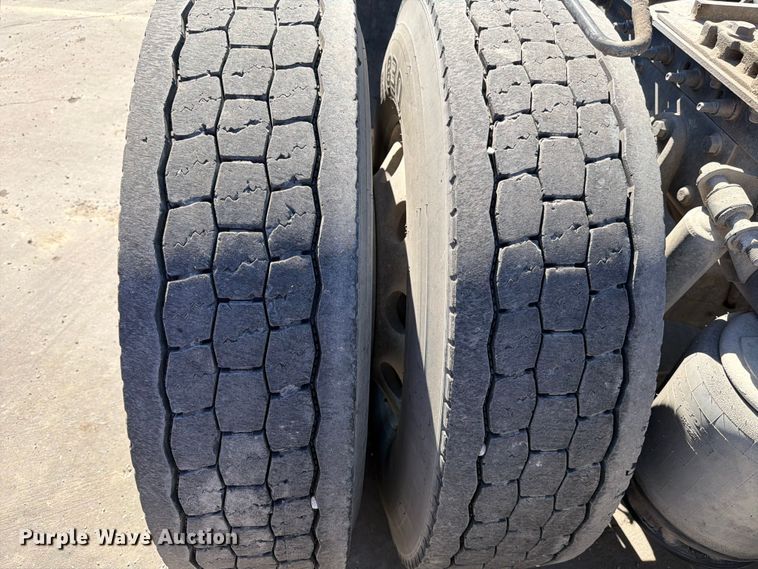 image for item ED5151 2017 International ProStar Plus semi truck