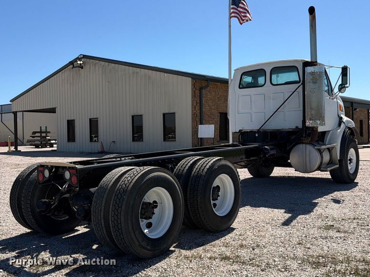 image for item ED5168 2007 Sterling L9500 truck cab and chassis