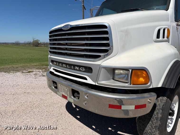 image for item ED5168 2007 Sterling L9500 truck cab and chassis