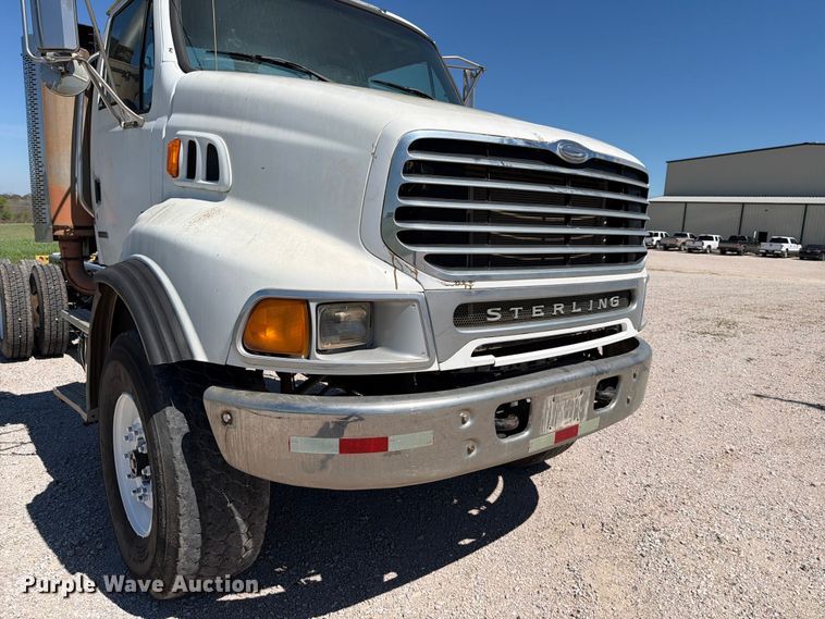 image for item ED5168 2007 Sterling L9500 truck cab and chassis