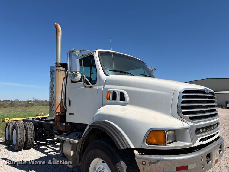 image for item ED5168 2007 Sterling L9500 truck cab and chassis