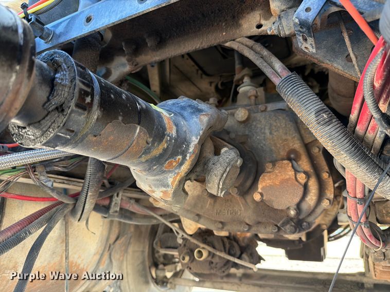 image for item ED5168 2007 Sterling L9500 truck cab and chassis