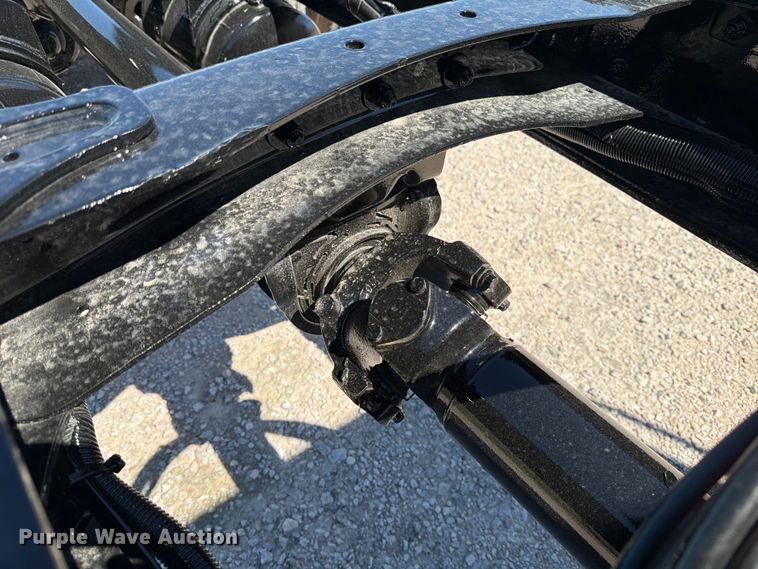 image for item ED5168 2007 Sterling L9500 truck cab and chassis