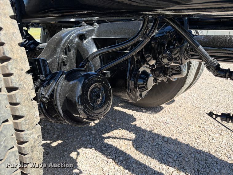 image for item ED5168 2007 Sterling L9500 truck cab and chassis