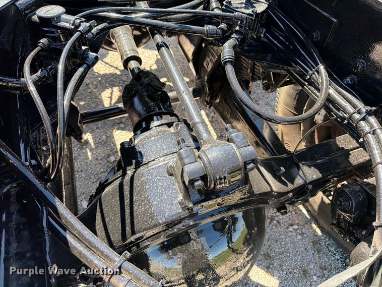 image for item ED5168 2007 Sterling L9500 truck cab and chassis