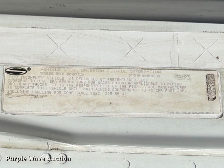 image for item ED5168 2007 Sterling L9500 truck cab and chassis