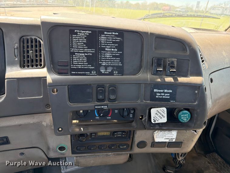 image for item ED5168 2007 Sterling L9500 truck cab and chassis