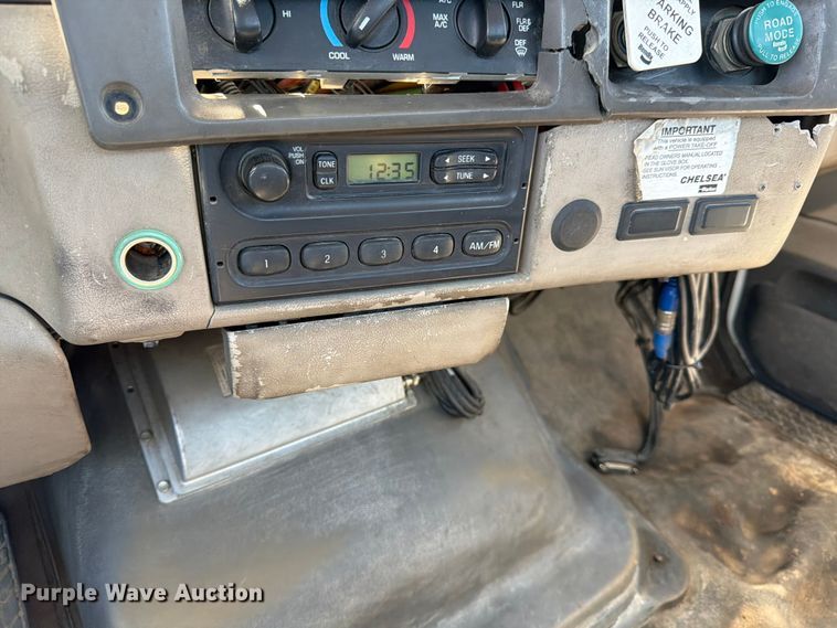 image for item ED5168 2007 Sterling L9500 truck cab and chassis