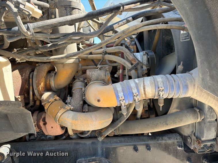 image for item ED5168 2007 Sterling L9500 truck cab and chassis