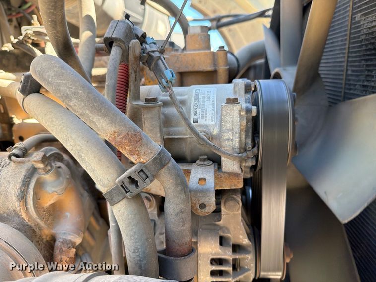 image for item ED5168 2007 Sterling L9500 truck cab and chassis