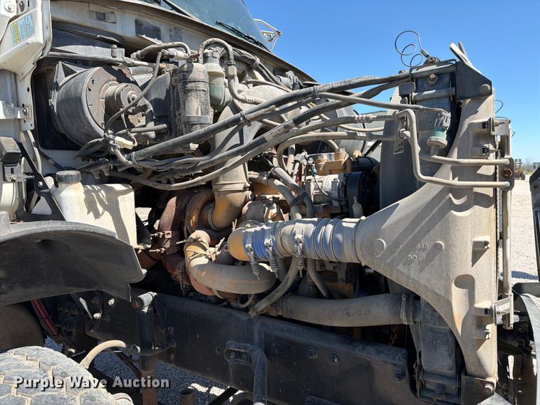 image for item ED5168 2007 Sterling L9500 truck cab and chassis