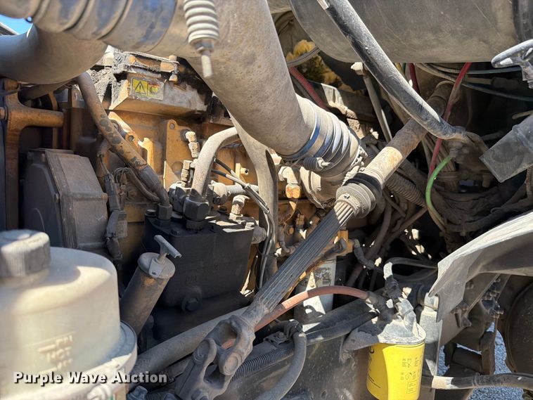 image for item ED5168 2007 Sterling L9500 truck cab and chassis