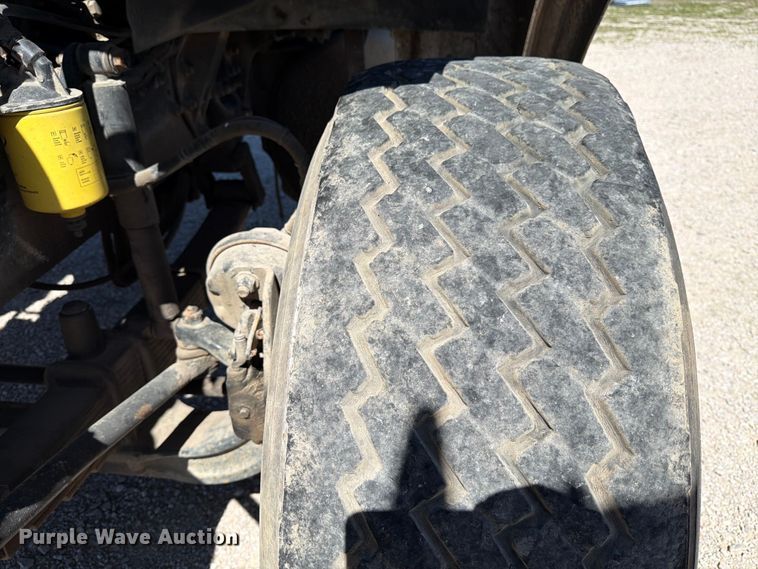 image for item ED5168 2007 Sterling L9500 truck cab and chassis