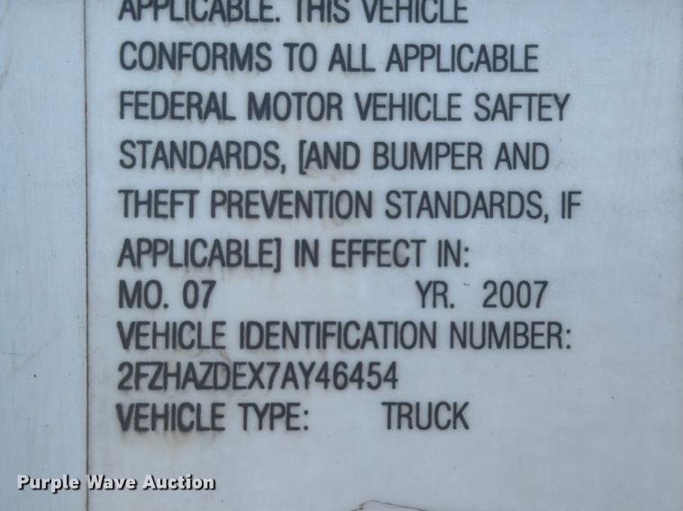 image for item ED5168 2007 Sterling L9500 truck cab and chassis