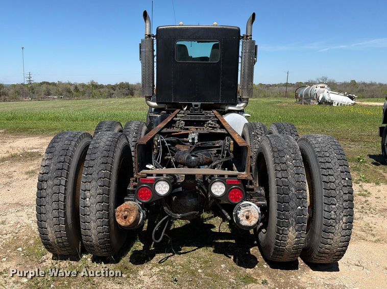 image for item ED5170 2007 Kenworth T800 truck cab and chassis