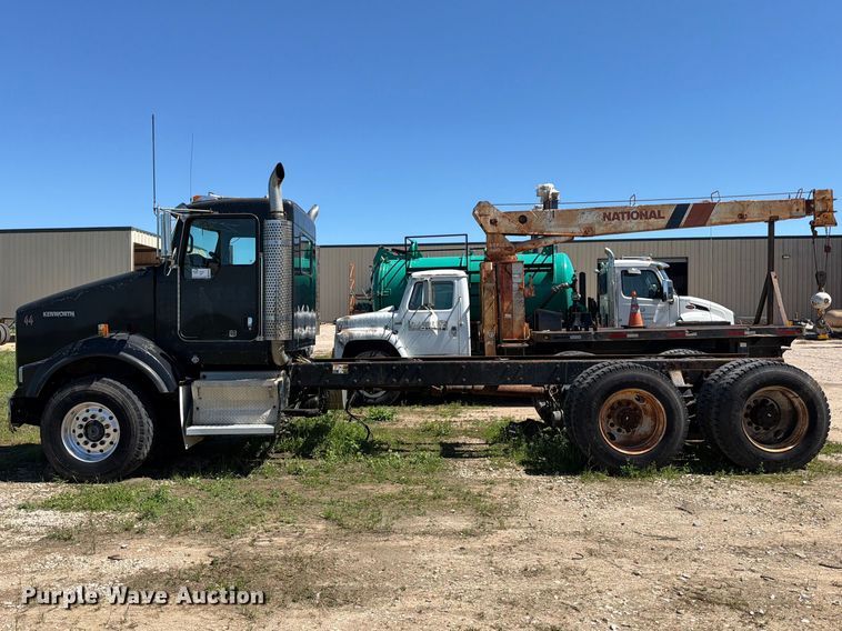 image for item ED5170 2007 Kenworth T800 truck cab and chassis