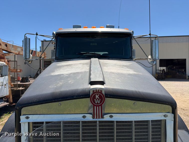 image for item ED5170 2007 Kenworth T800 truck cab and chassis