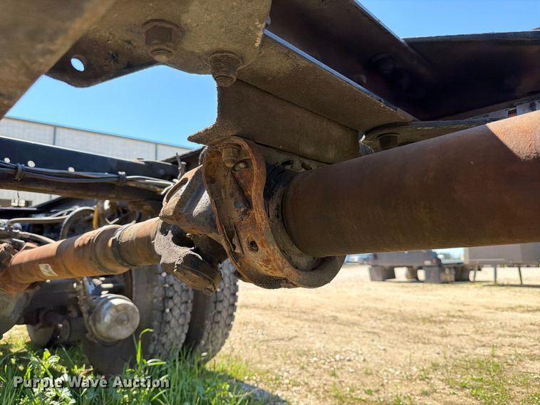 image for item ED5170 2007 Kenworth T800 truck cab and chassis