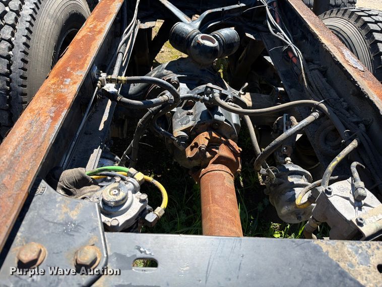 image for item ED5170 2007 Kenworth T800 truck cab and chassis