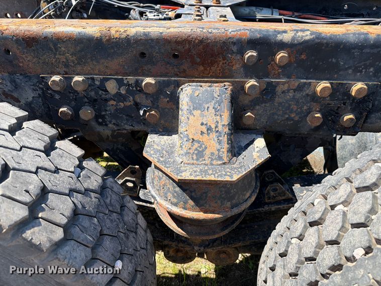 image for item ED5170 2007 Kenworth T800 truck cab and chassis